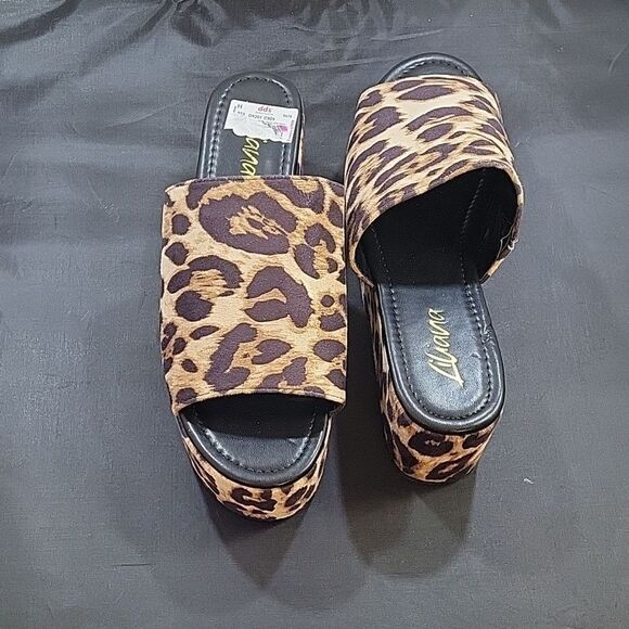 BRAND NEW LILIANA ANIMAL PRINT  STRETCH PLASFORM SLIDES WEDGE SANDAL - Picture 4 of 15